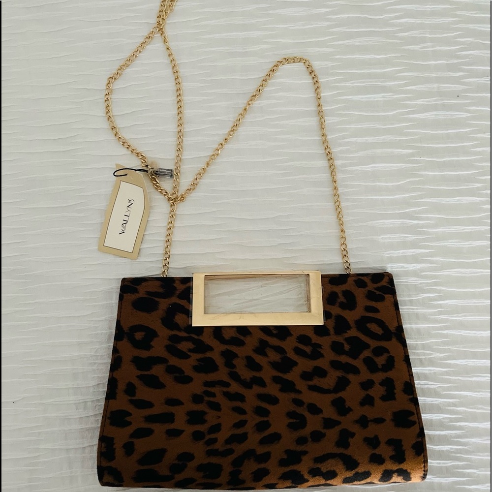 🆕 Leopard Print Clutch